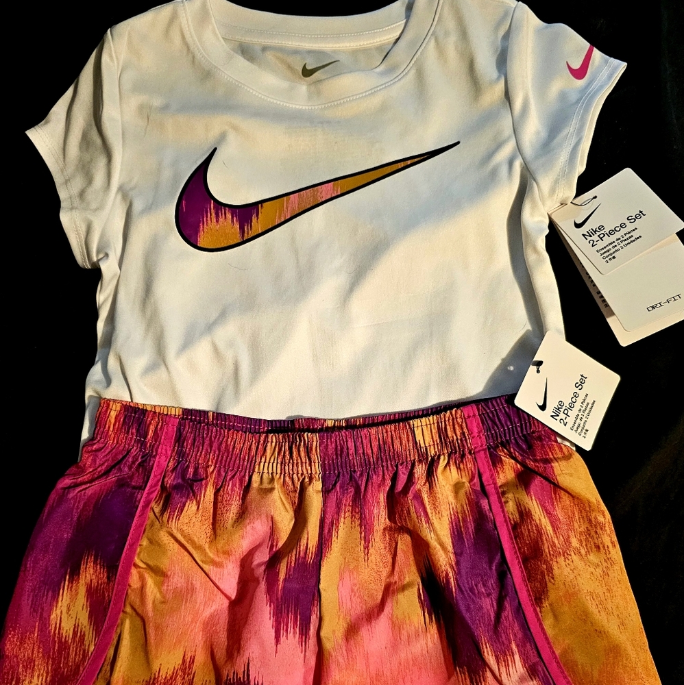 Nike 2 Piece Set